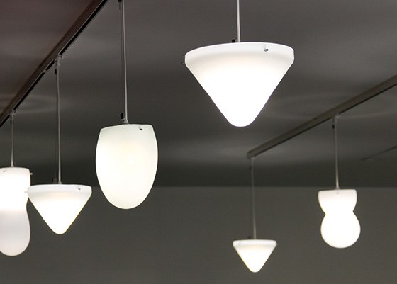 Luminaires de mille formes conçus par Laure Jaffuel